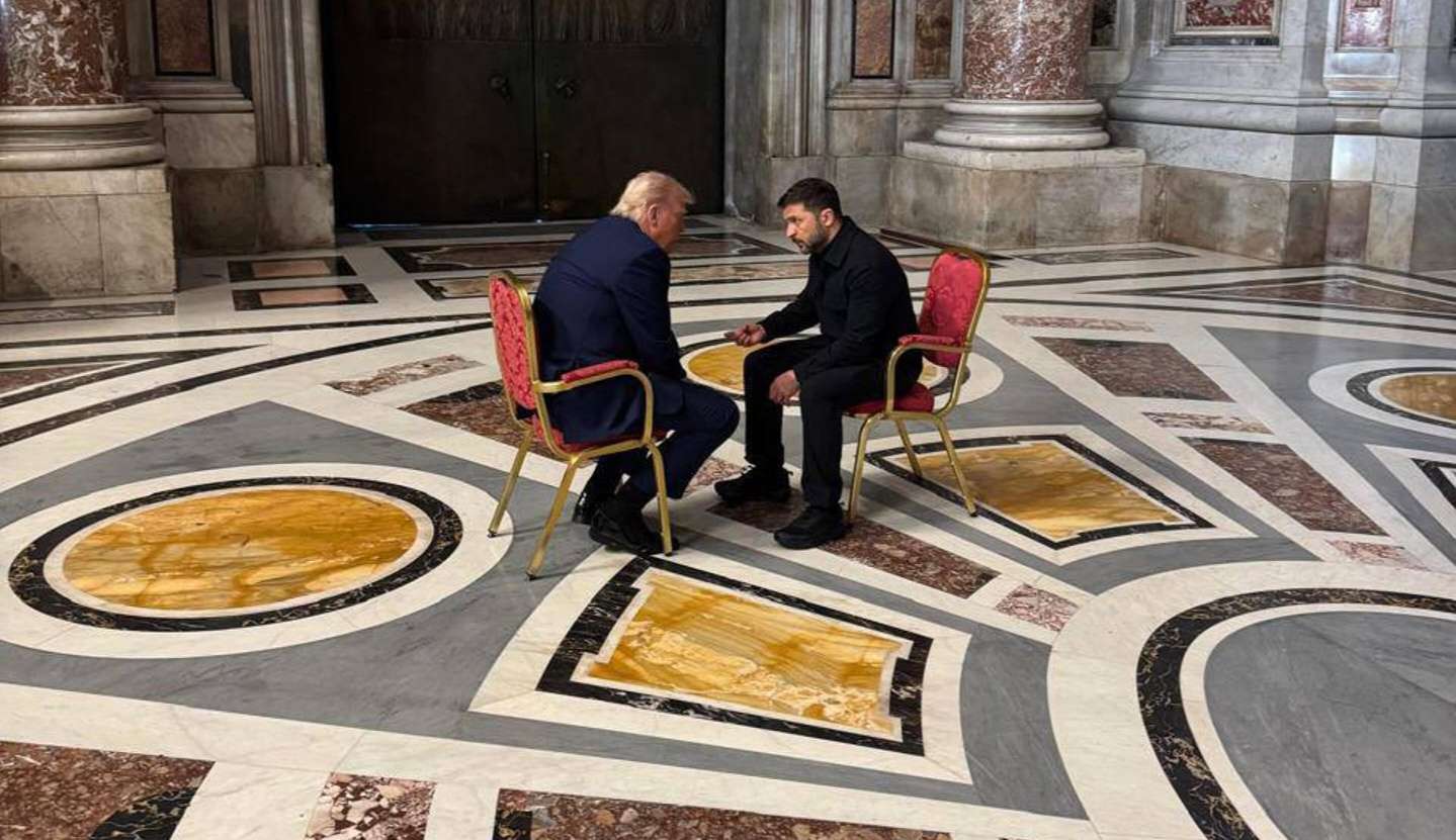 Trump y Zelenski se reúnen en Roma antes del funeral del papa Francisco