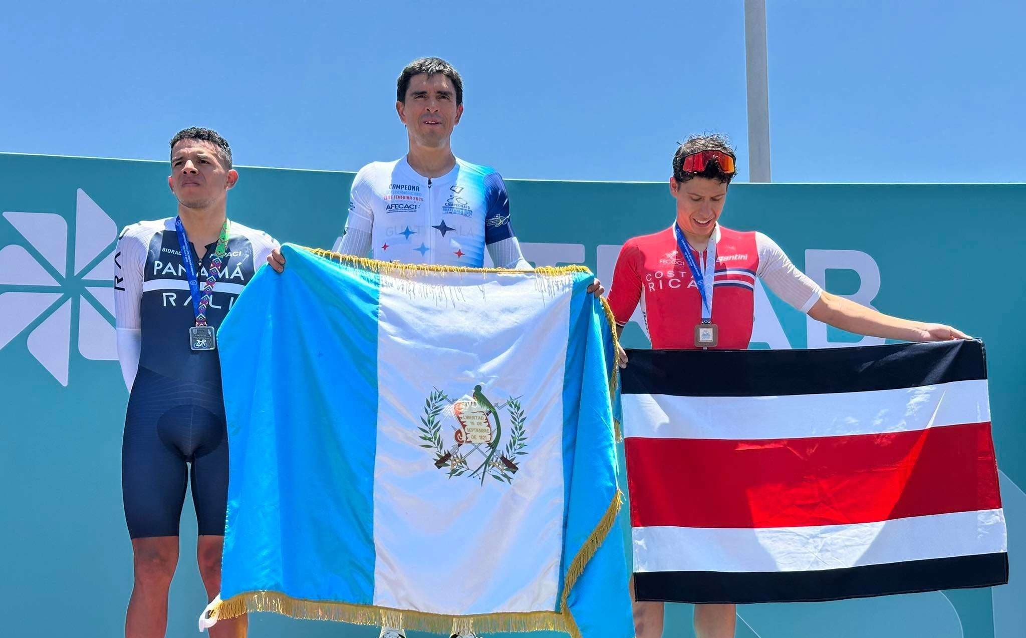 Manuel Rodas se corona campeón centroamericano en contrarreloj individual
