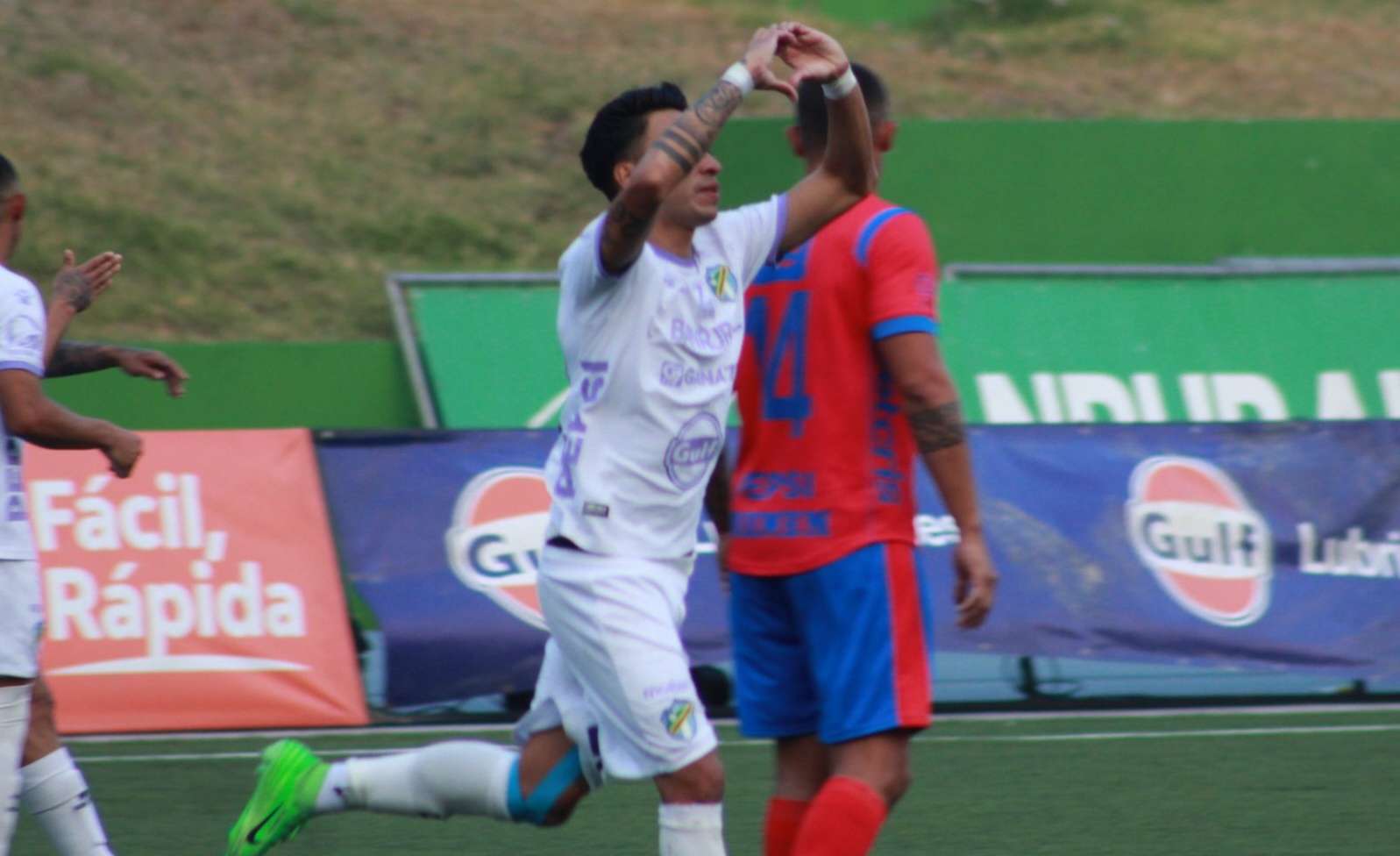 Comunicaciones rompe mala racha en clásicos y sella su pase a fase final