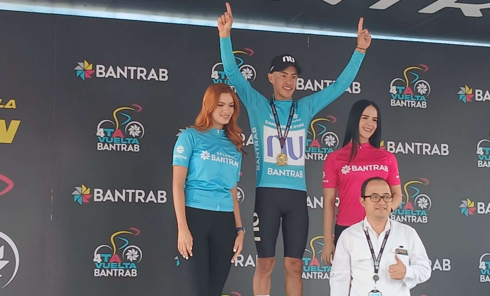 Colombiano Jhonatan Chaves gana primera etapa de la Vuelta Bantrab