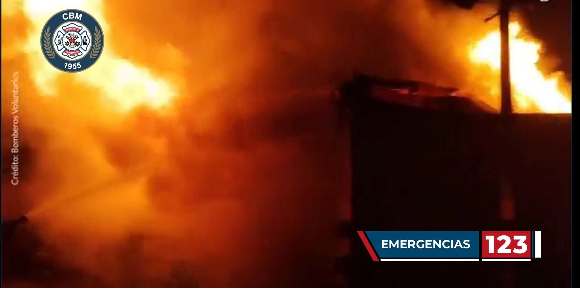 Se incendian bodegas del cuartel militar Matamoros