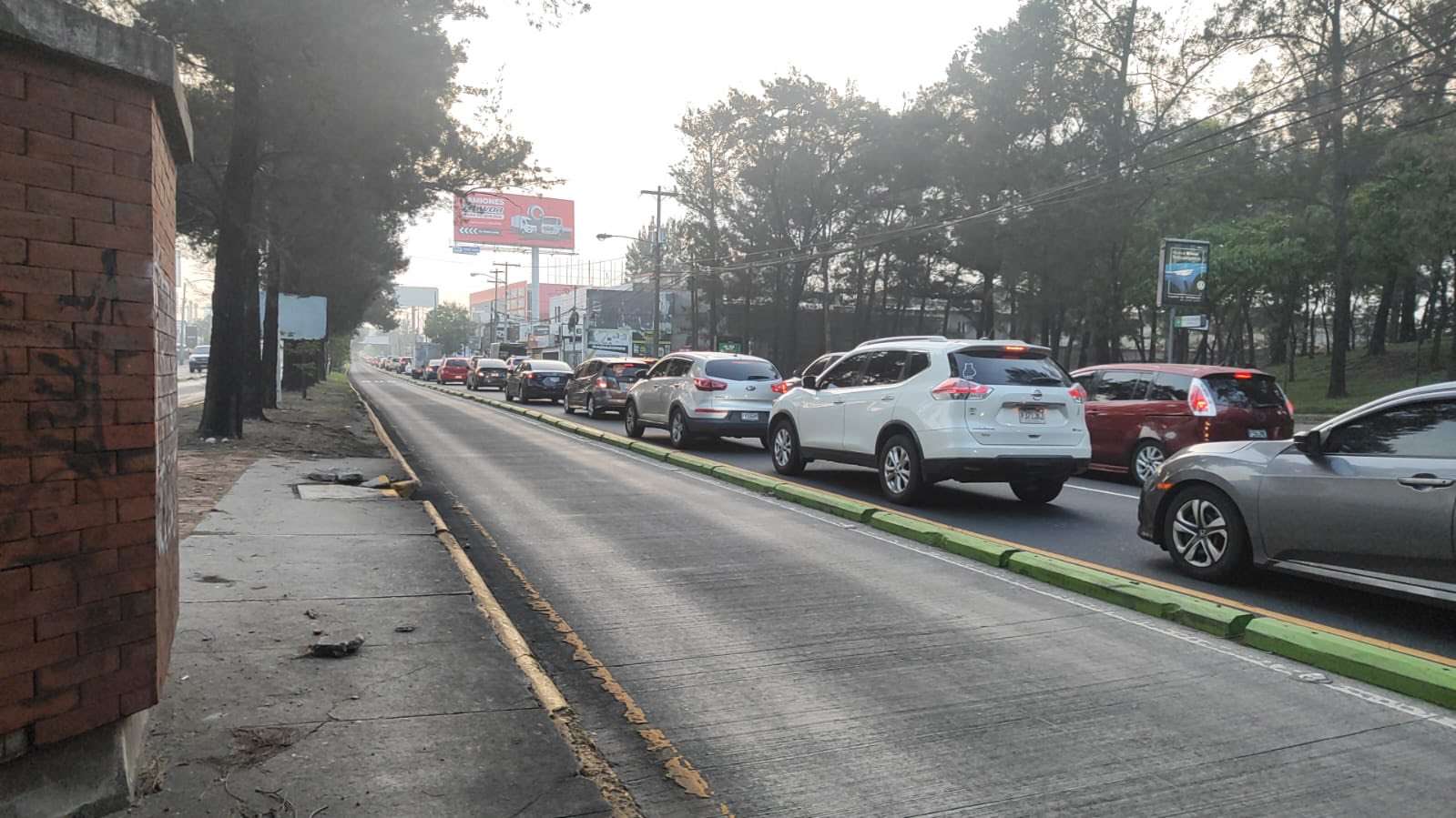 ¿Vas por la Aguilar Batres? Este es el panorama del tráfico hacia la capital