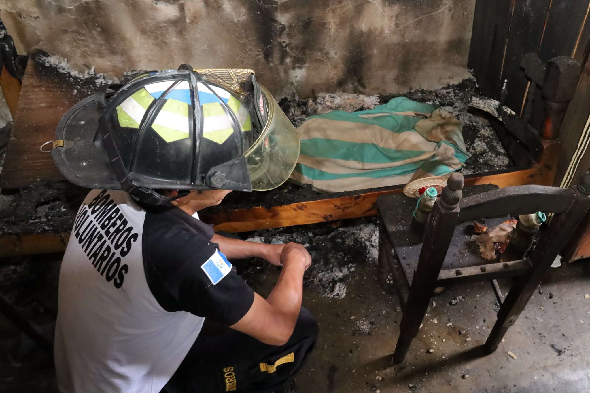 EN FOTOS | Mujer muere calcinada en su habitación