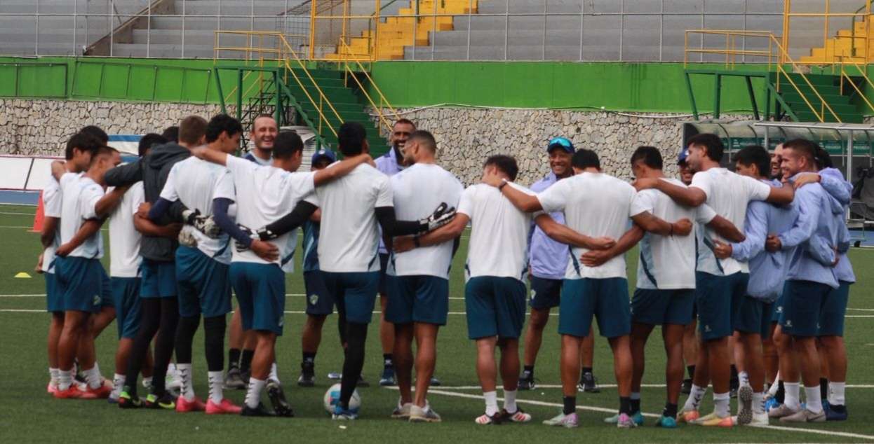 «Mucha posesión de pelota»: Hernández habla de su idea futbolística con los Cremas