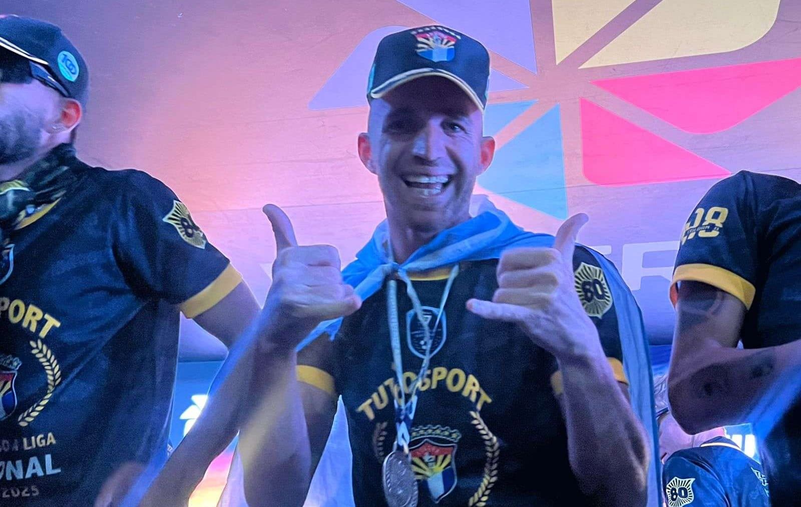 «Devolvimos a Aurora donde se merece»: Nicolás Lovato celebra el histórico ascenso