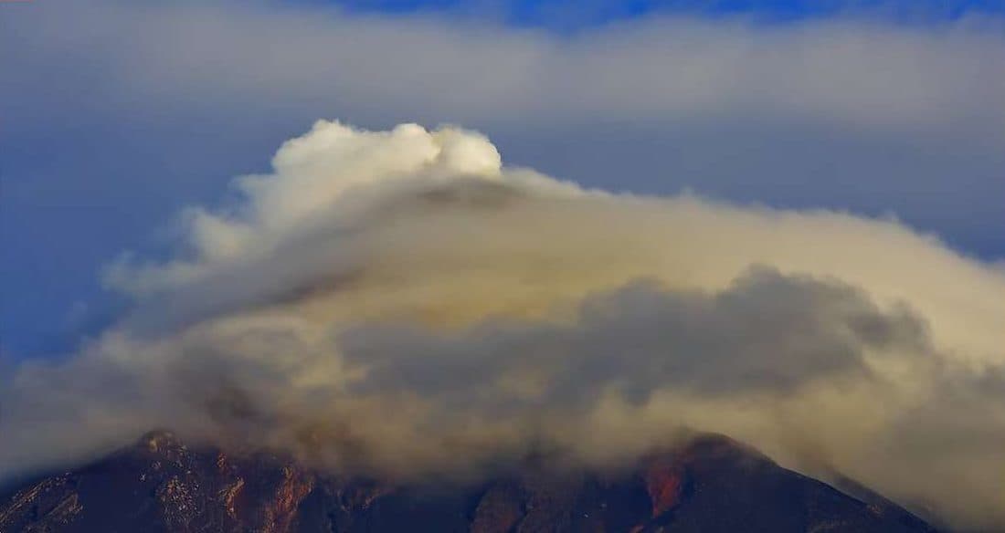 ¡Evacuaciones, albergues y ceniza! Así evoluciona la situación en el volcán de Fuego