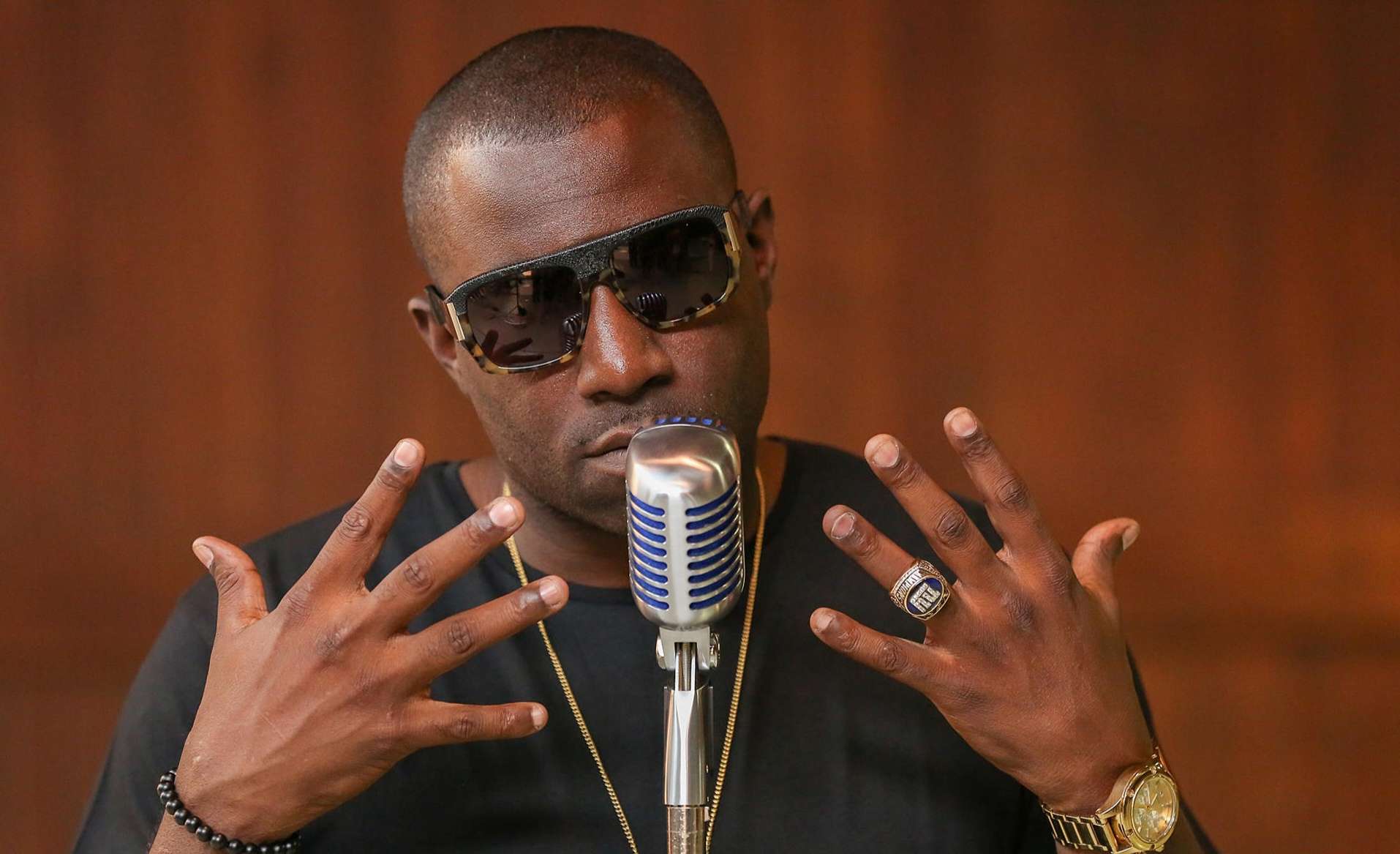 Reggie Stephens, del Super Bowl a rapero que canta por el respeto a las minorías