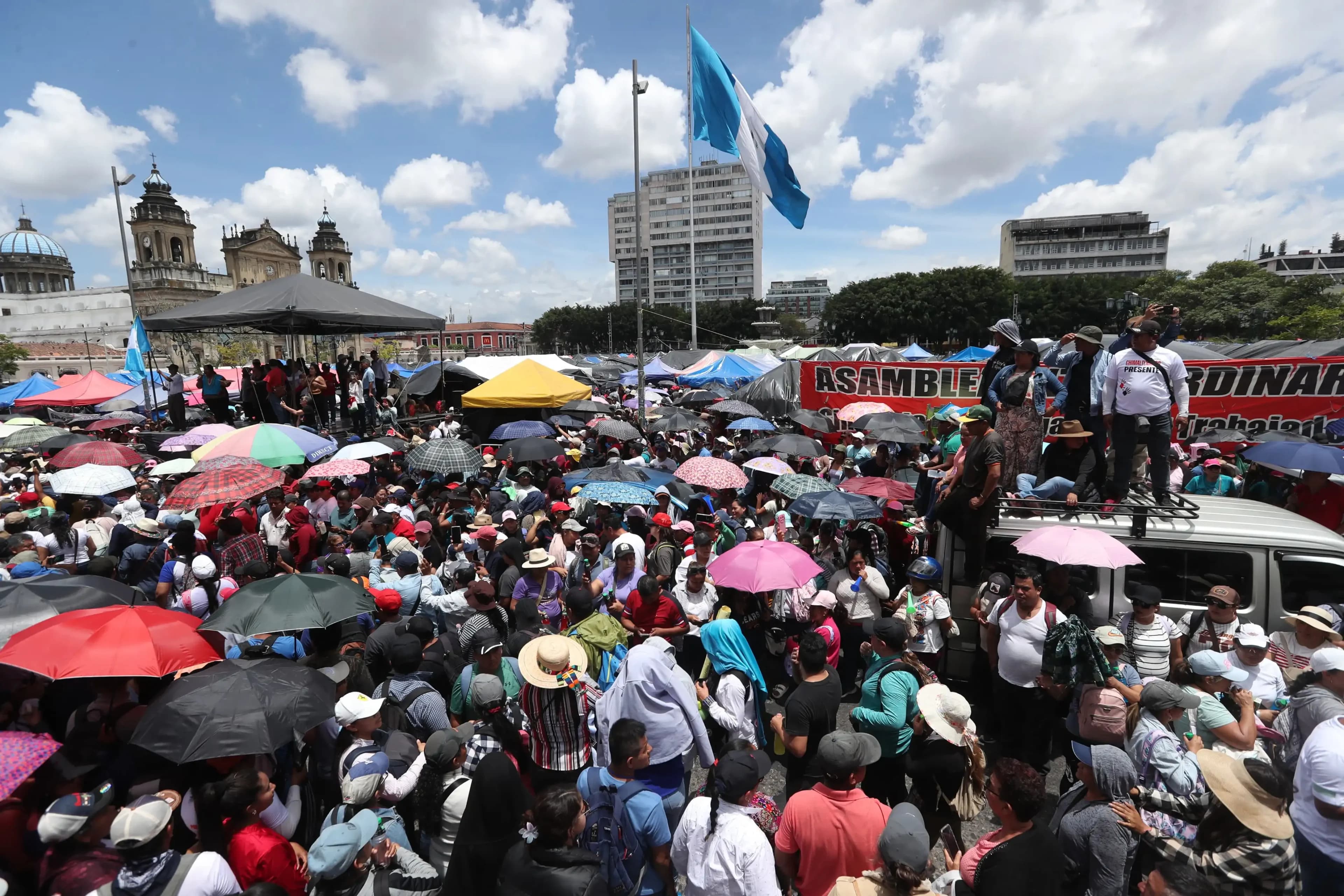 La Asamblea Nacional del Magisterio (ANM) y el Sindicato de Trabajadoras y Trabajadores de la Educación de Guatemala (STEG) emitieron un comunicado público este martes en el que denuncian lo que consideran una estrategia estatal para silenciar y criminalizar a quienes piensan diferente, incluyendo a organizaciones sociales y sindicales del país.