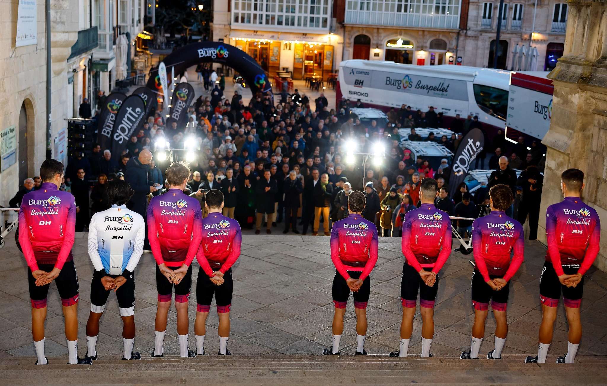 ¡Guatemala brilla! Sergio Chumil hará historia con Burgos Burpellet BH en Vuelta a España 2025