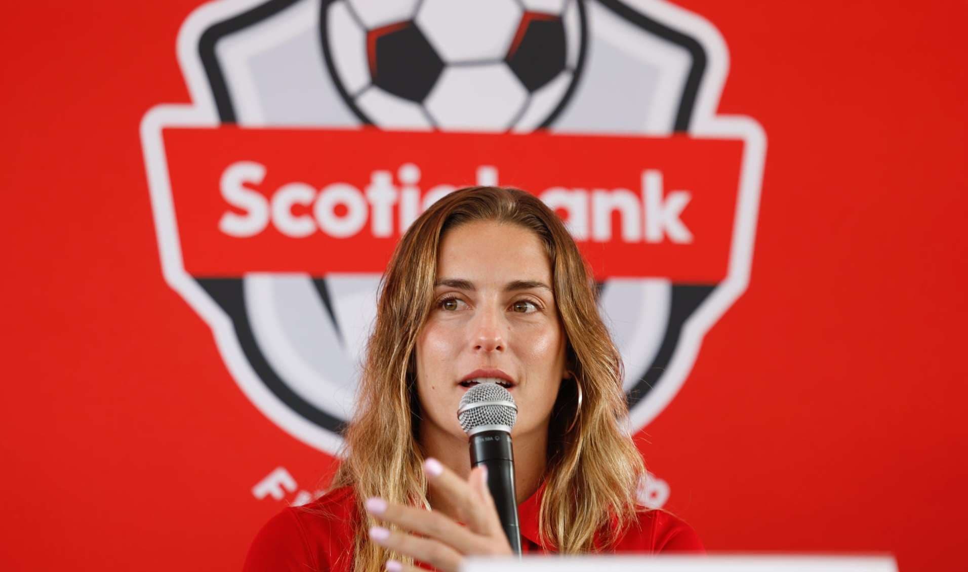 Capitana del FC Barcelona se pronuncia por dichos machistas de ‘Chicharito’ Hernández