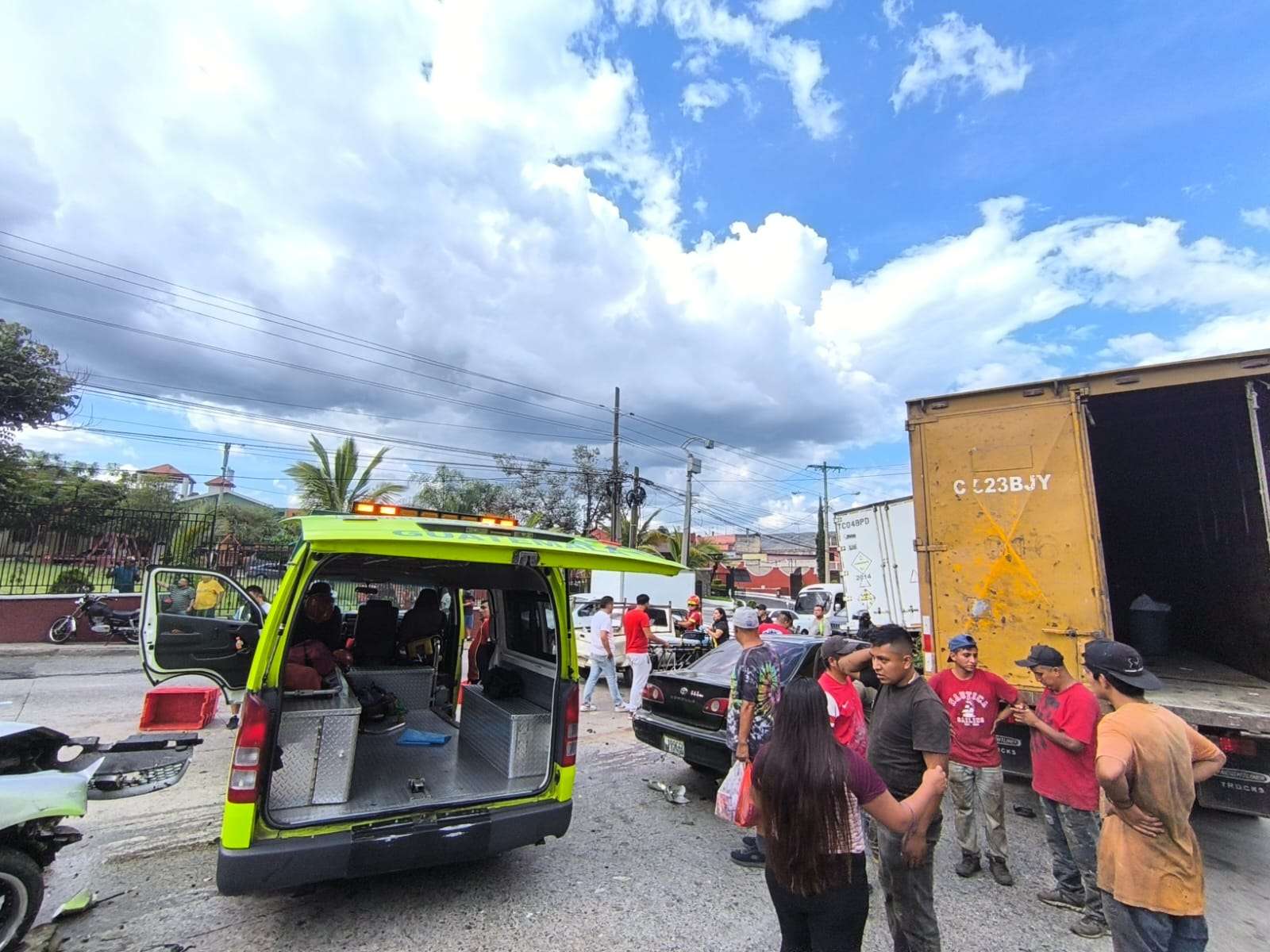 ¿Listo para salir? Conoce el estado del tránsito tras colisión múltiple en ruta al Atlántico