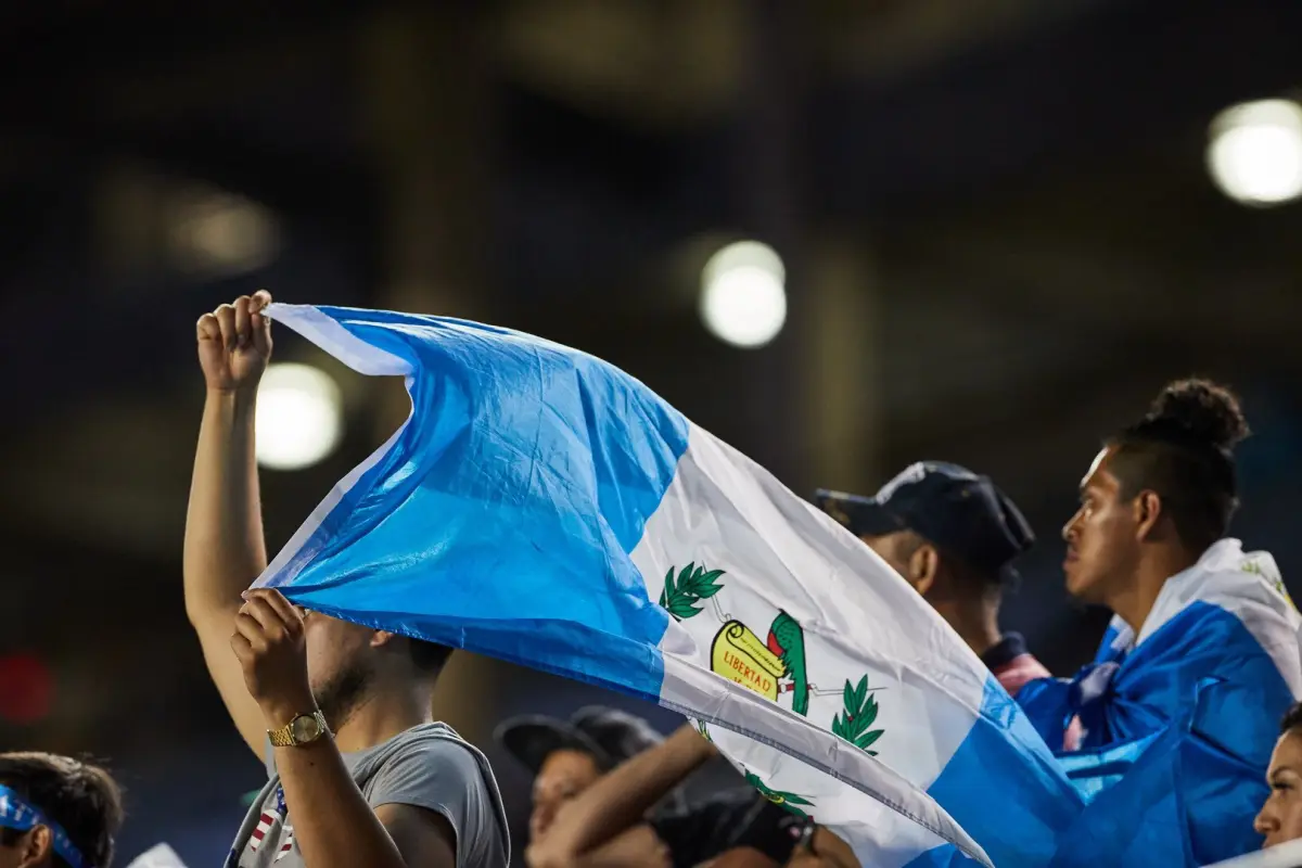 ¿Ya sabés dónde dejar el carro? Estos son los parqueos para vivir el Guatemala vs El Salvador