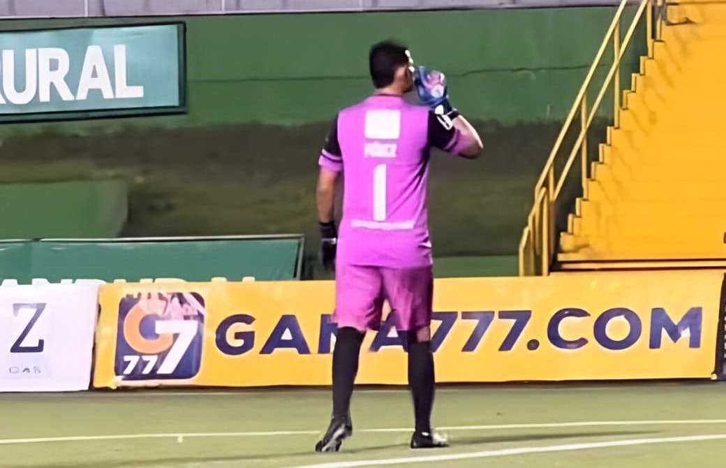 Fredy Pérez, relegado en Comunicaciones y Selección tras mandar a callar a su afición