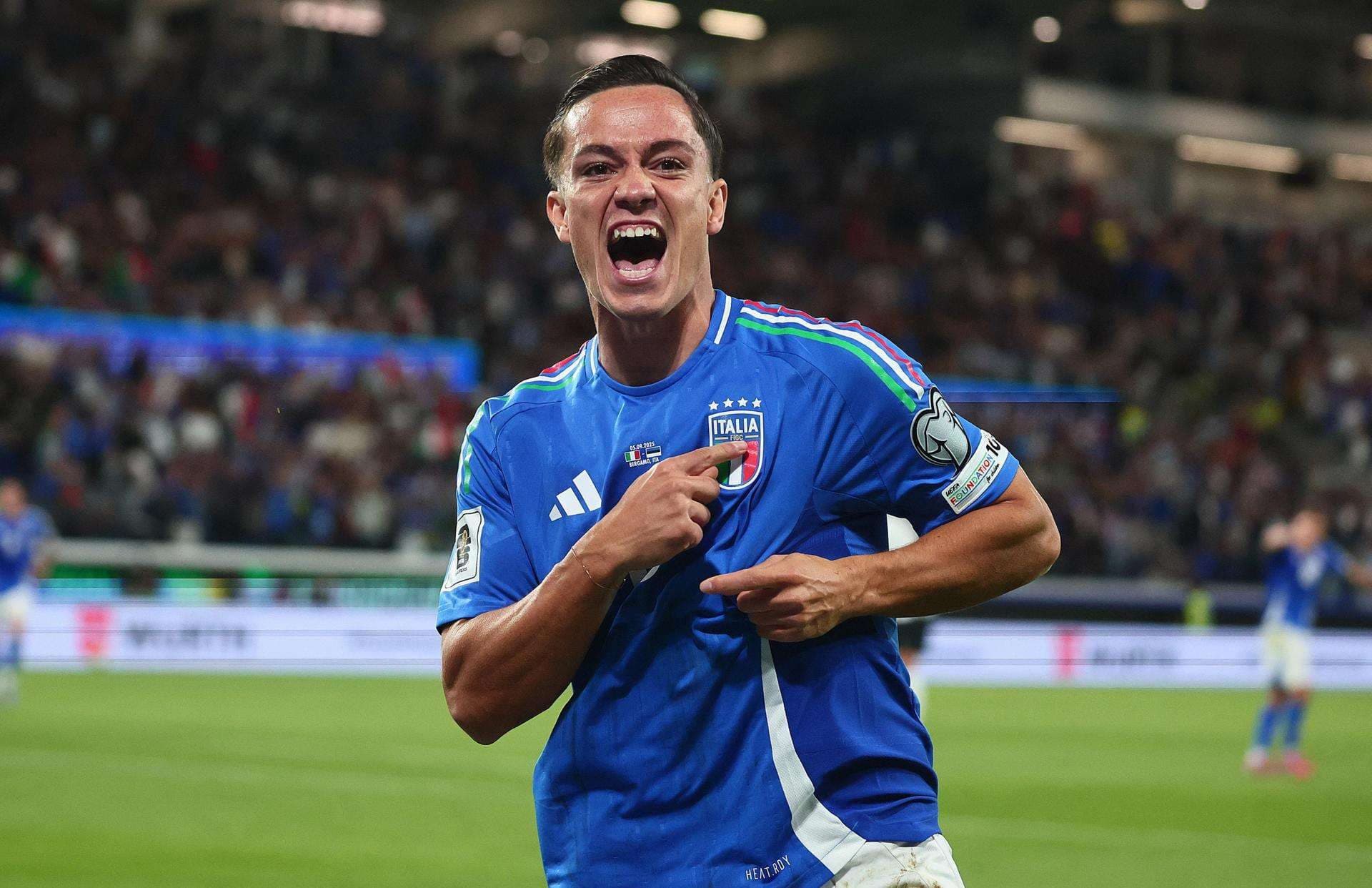 Giacomo Raspadori marca el 3-0. EFE/EPA/MICHELE MARAVIGLIA