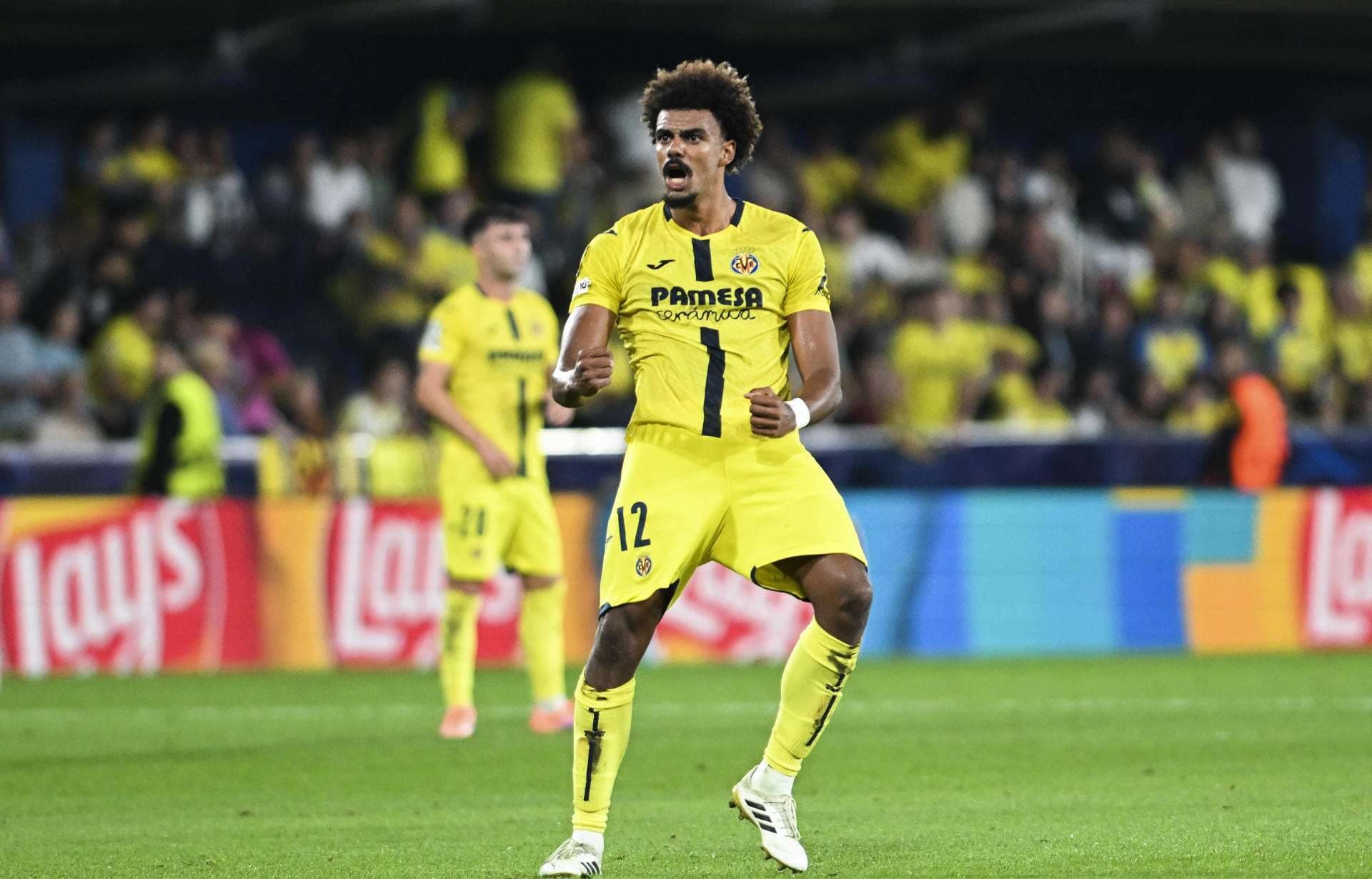 El defensa del Villarreal Renato Veiga celebra su gol durante el partido de primera ronda de Liga de Campeones que Villarreal CF y Juventus de Turín disputaron en el estadio de La Cerámica. EFE/Andreu Esteban