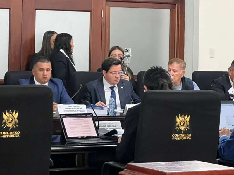 Identifican riesgo de "parqueo de recursos" en el presupuesto como principal amenaza