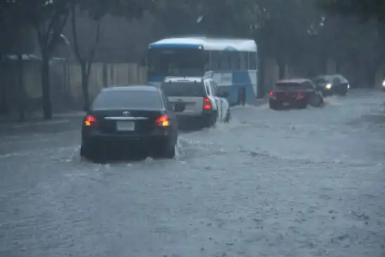 Sistema de baja presión provoca fuertes lluvias en el país: Así avanza el temporal