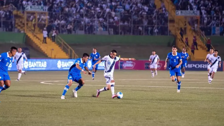 La IA ya eligió a su favorito: ¿Quién ganará, Guatemala o El Salvador?