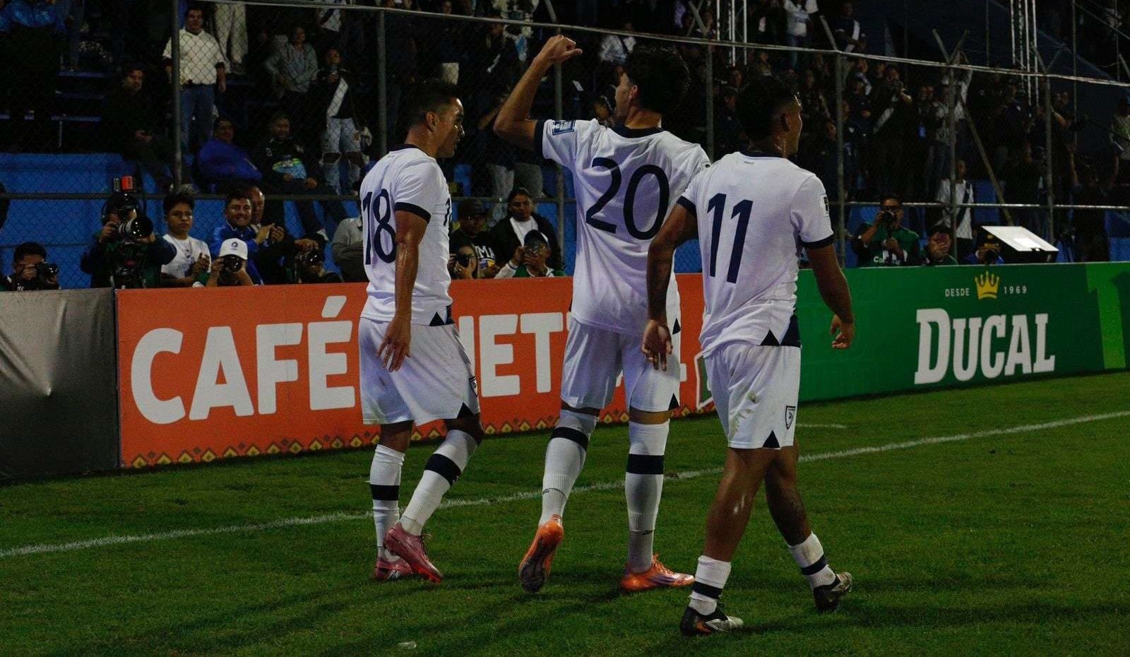 EN VIDEO | ¡Pura emoción! Así rompió la garganta Walter Ávalos con el 2-0 de Escobar