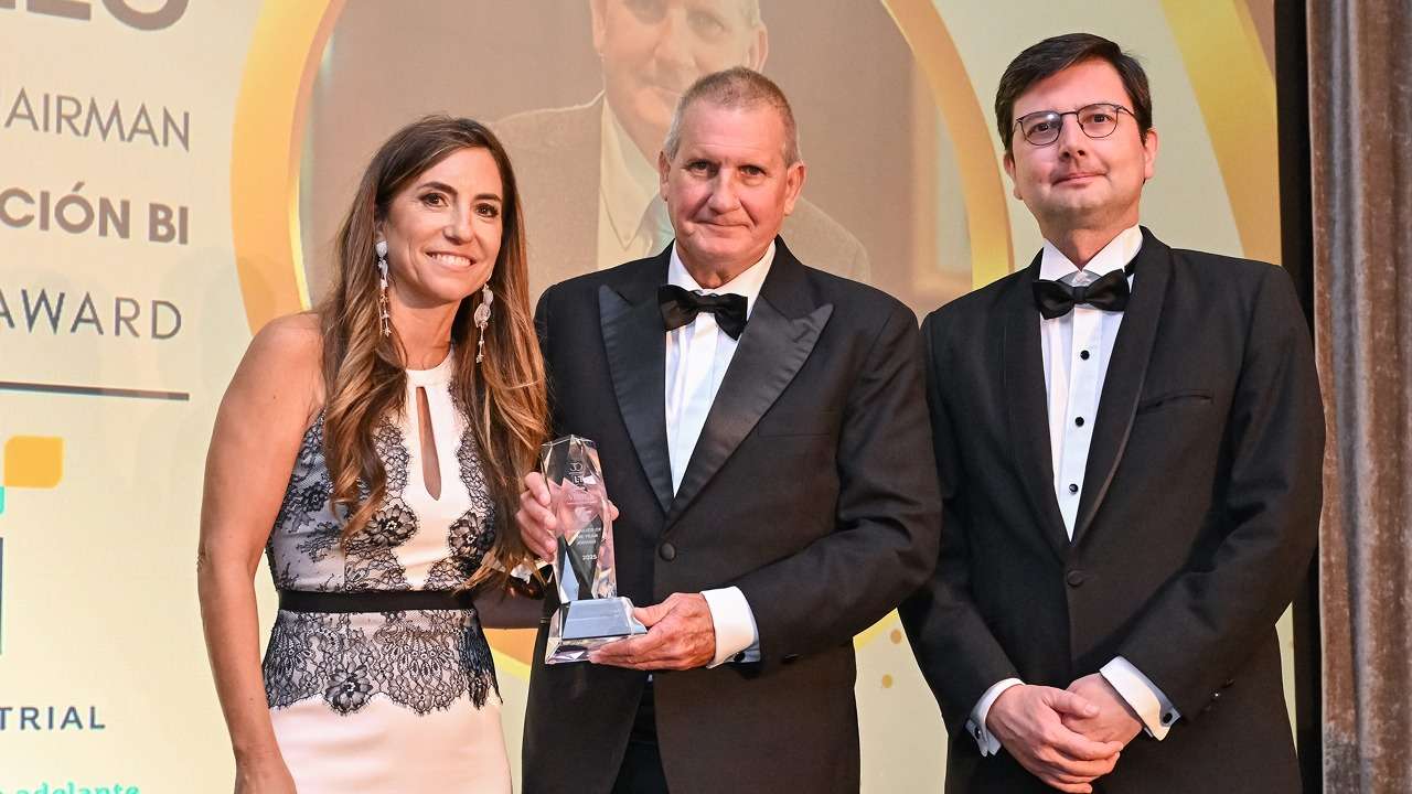 Ramiro Castillo, presidente de Banco Industrial, premiado por su impacto en el sector financiero y su compromiso social