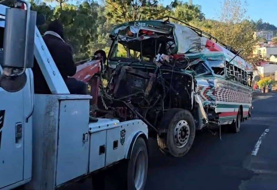 Bus Sinaloa accidentado. (Foto: La Campesina Totonicapán).