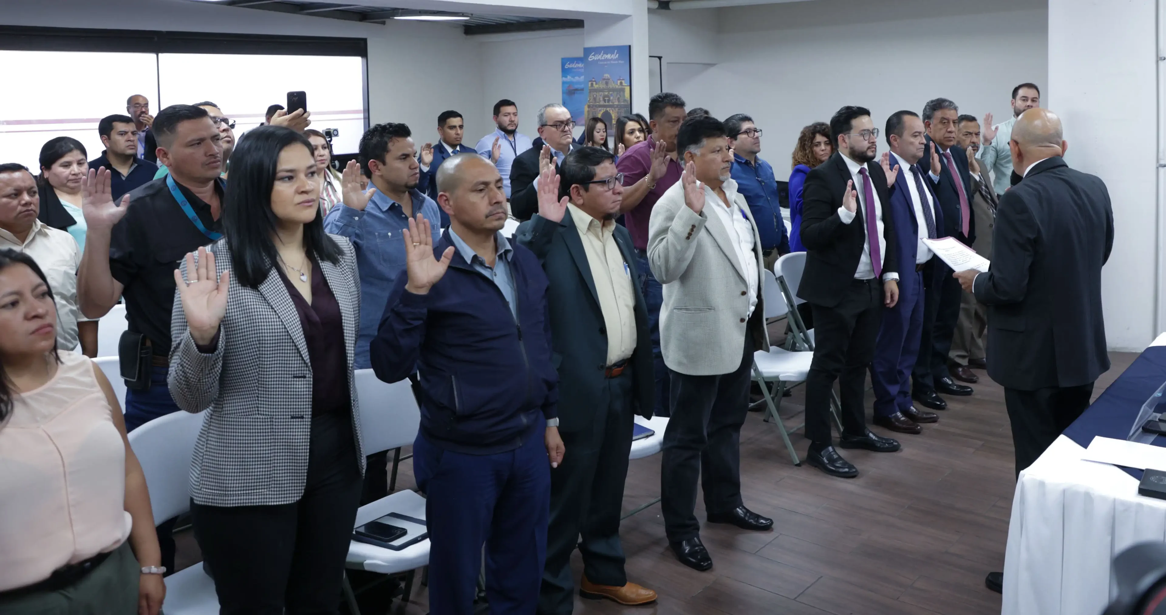 ¿Qué pasa en las comisiones paritarias? CACIF denuncia presión política en negociaciones salariales