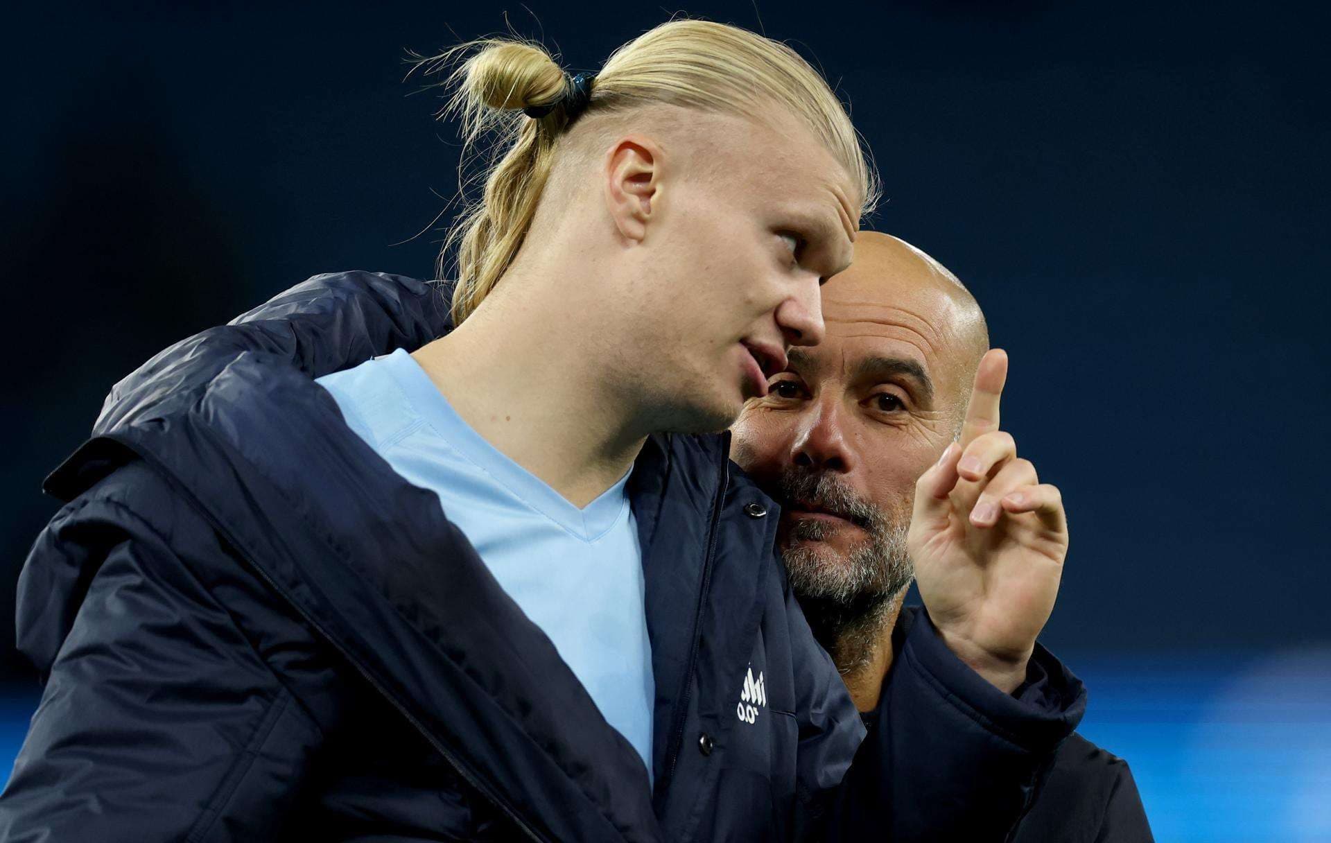 Foto de archivo de Adam Vaugha del delantero noruego del Manchester City Erling Haaland y de el técnico español Pep Guardiola