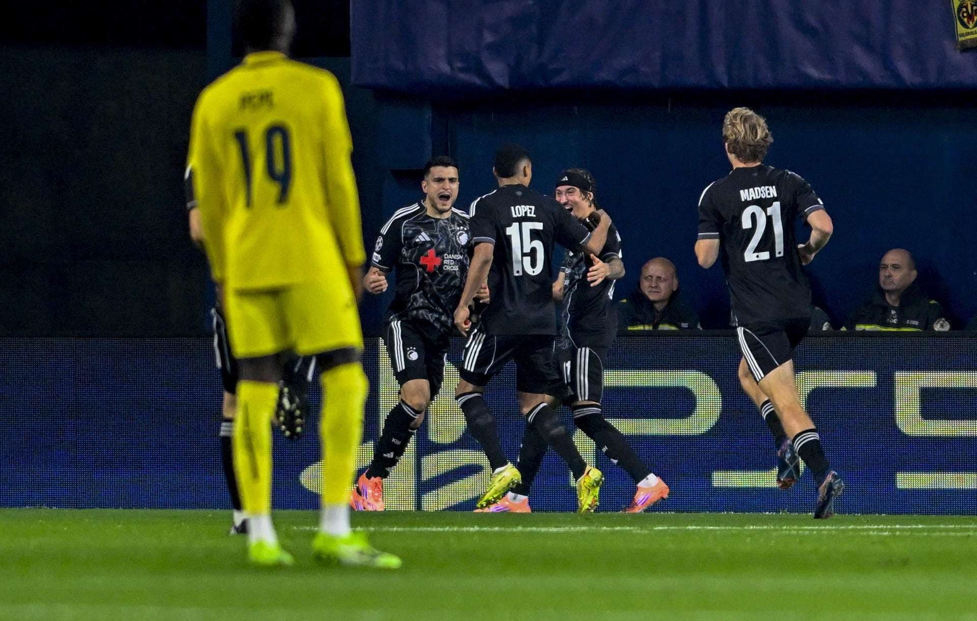 El Villarreal consuma su debacle europea ante el Copenhague