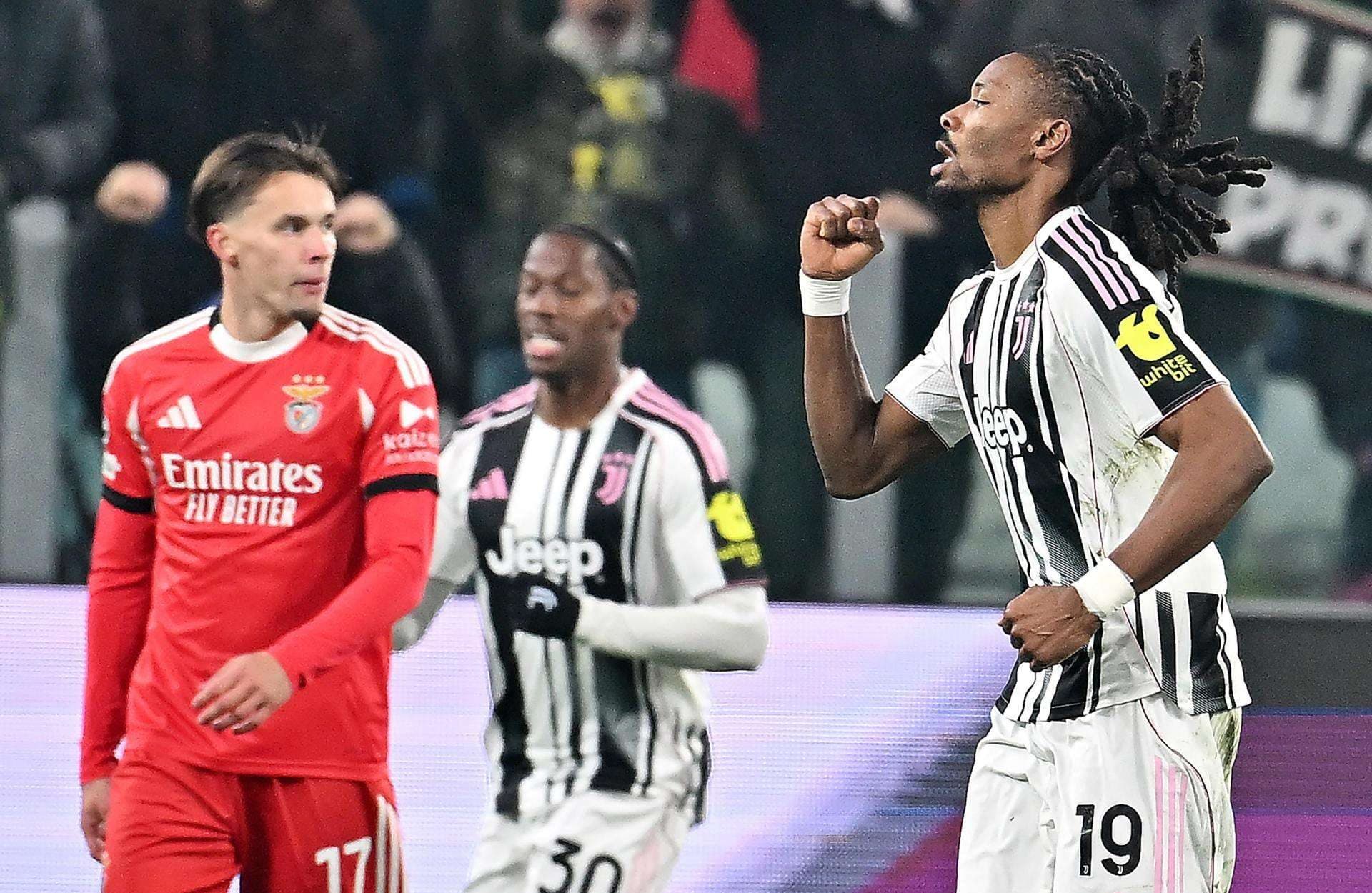 El jugador del Juventus Khephren Thuram celebra un gol durante el partido de la UEFA Champions League que han jugado Juventus y Benfica en Turín, Italia. EFE/EPA/ALESSANDRO DI MARCO
