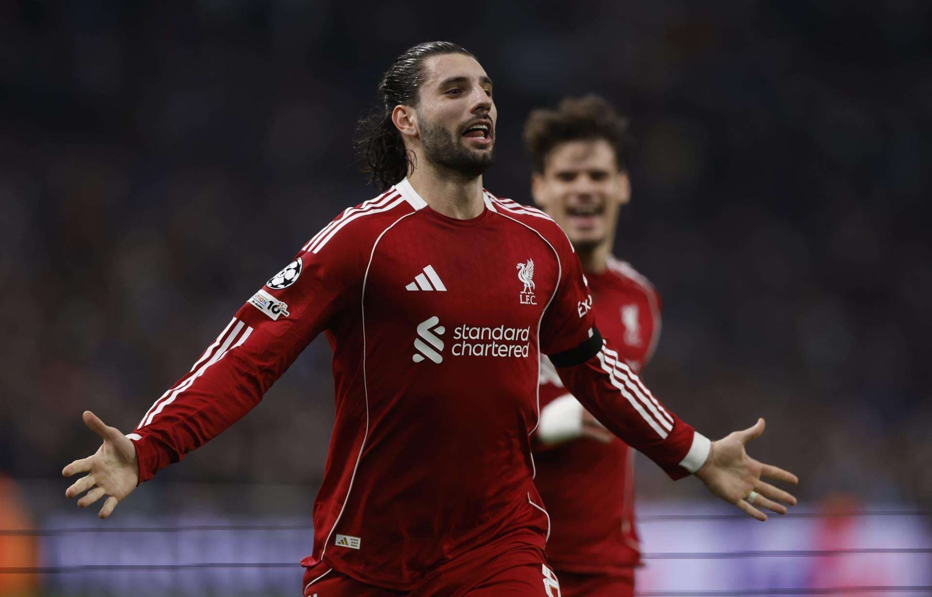 El jugador Dominik Szoboszlai, del Liverpool FC, celebra el 0-1 durante el partido de la UEFA Champions League que han jugado Olympique Marseille y Liverpool FC, en Marsella, Francia. EFE/EPA/GUILLAUME HORCAJUELO