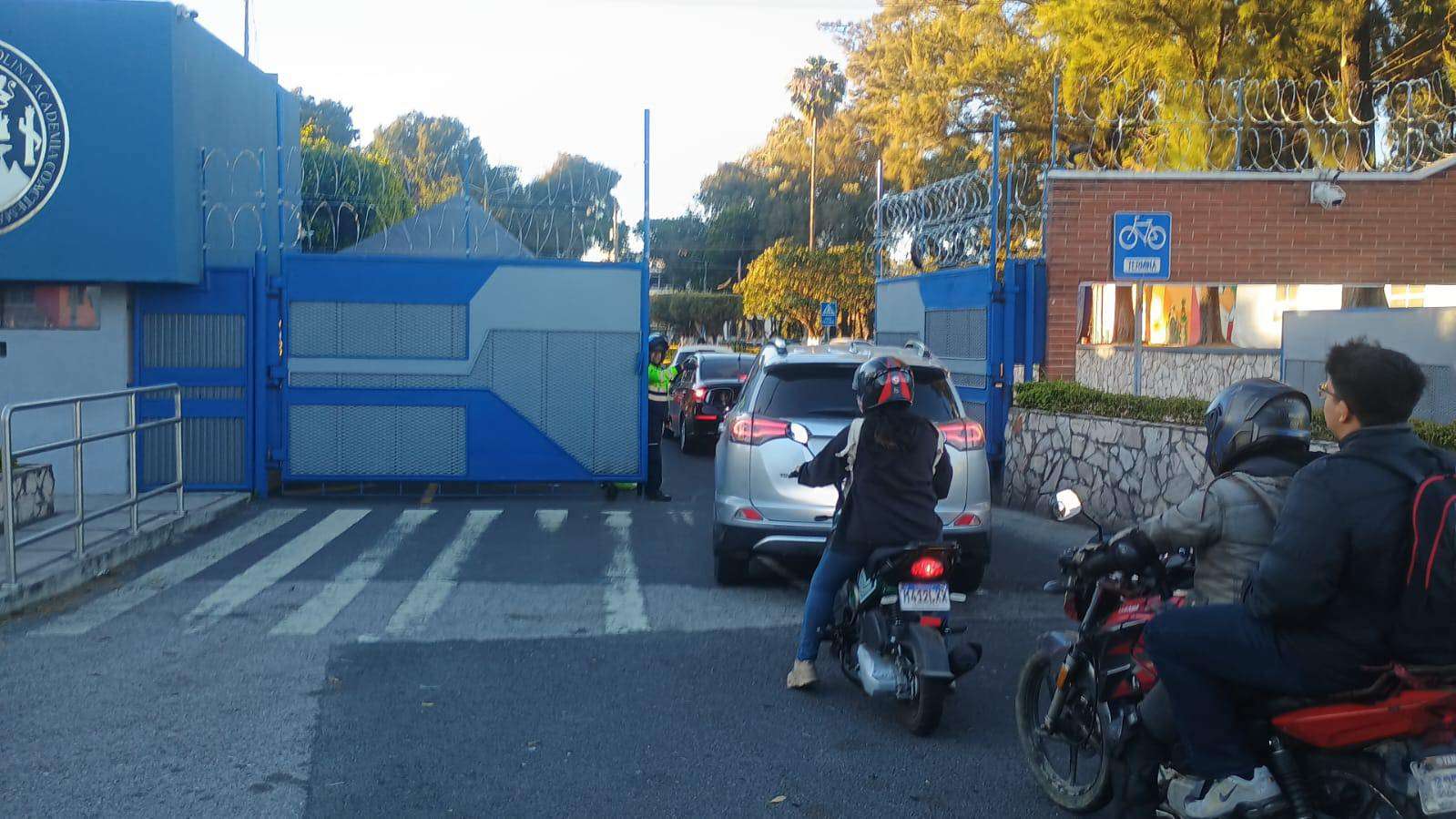 Neto Bran critica bloqueo vehicular en acceso a la USAC por impacto en el tránsito