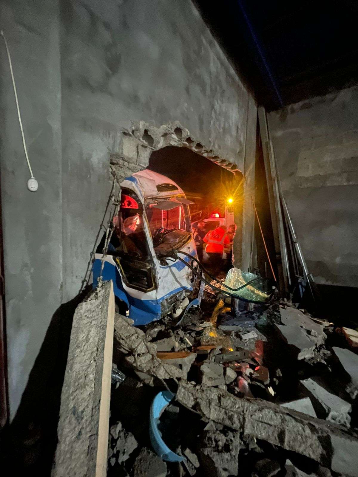 Accidente de bus deja 15 heridos