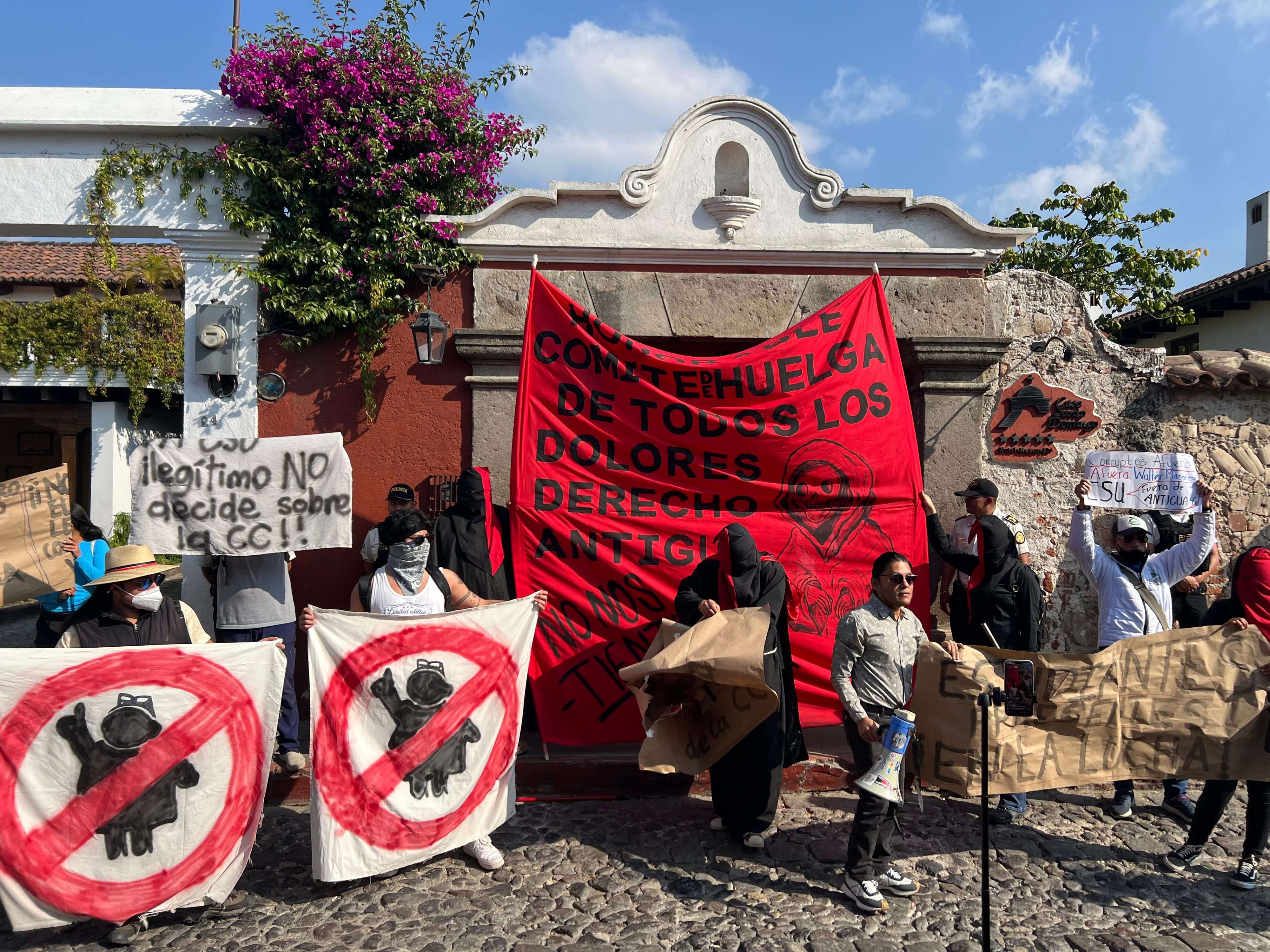 La Universidad de San Carlos de Guatemala (Usac) celebra este lunes una sesión extraordinaria de su Consejo Superior Universitario (CSU) para designar a un magistrado titular y a un suplente ante la Corte de Constitucionalidad (CC), en medio de protestas y cuestionamientos a la legitimidad del órgano.